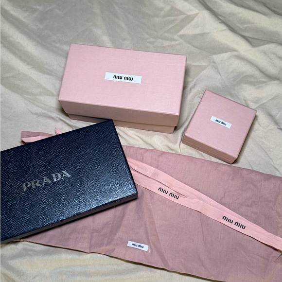Prada & MiuMiu Pink Box Set with Ribbon and dust bag - Picture 1 of 5